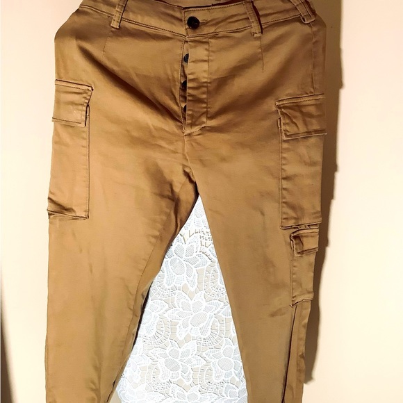 Fashion Nova Pants - Fashion Nova Kalley Cargo Pants Q707C Tan L‎